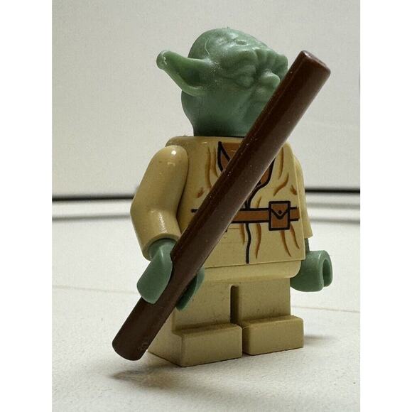LEGO Yoda Minifigure - Star Wars Dagobah 4502 7260 7102 - Picture 6 of 8